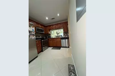 9204 NW 49th Pl, Sunrise, FL 33351 - Photo 4