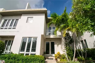6320 NW 104th Path, Doral, FL 33178 - Photo 2