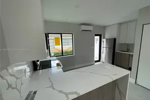 1050 NE 9th Ave, Fort Lauderdale, FL 33304 - Photo 1