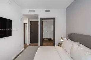 398 NE 5th St, Miami, FL 33132 - Photo 16