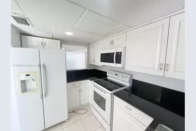 3895 W 9th Way #14, Hialeah, FL 33012 - Photo 6