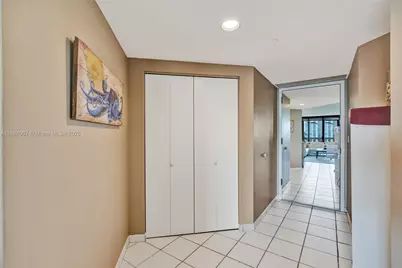 20185 E Country Club Dr #1409, Aventura, FL 33180 - Photo 32