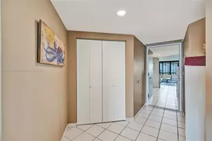 20185 E Country Club Dr, Aventura, FL 33180 - Photo 32