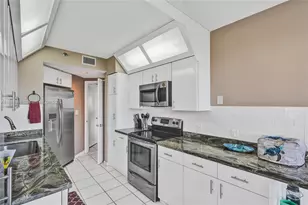 20185 E Country Club Dr, Aventura, FL 33180 - Photo 14