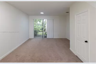 4130 Napoli Lake Dr, Riviera Beach, FL 33410 - Photo 6