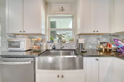 9104 SW 180th St, Palmetto Bay, FL 33157 - Photo 10