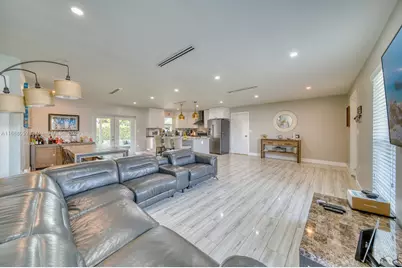 9104 SW 180th St, Palmetto Bay, FL 33157 - Photo 4