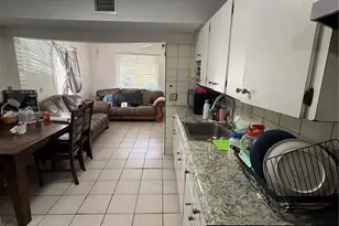 810 NW 24th Ct, Miami, FL 33125 - Photo 16