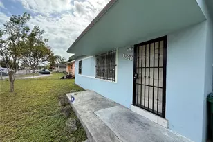 1090 NW 112th St, Miami, FL 33168 - Photo 10