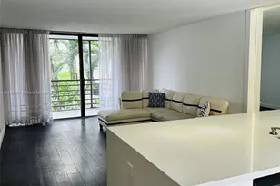 20400 W Country Club Dr, Aventura, FL 33180 - Photo 2