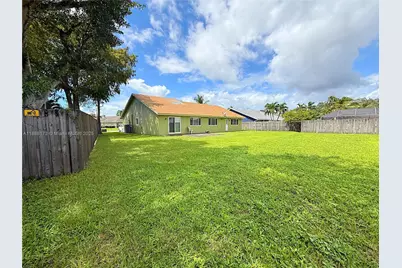 7952 NW 51st Ct, Lauderhill, FL 33351 - Photo 22