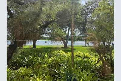 10889 SW 149th Pl, Miami, FL 33196 - Photo 6
