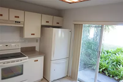 10889 SW 149th Pl, Miami, FL 33196 - Photo 16