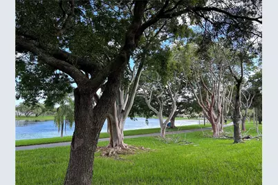 10889 SW 149th Pl, Miami, FL 33196 - Photo 8