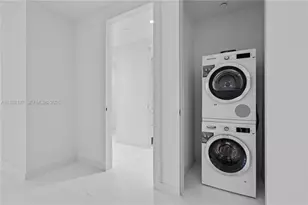 300 Biscayne Blvd Way, Miami, FL 33131 - Photo 28