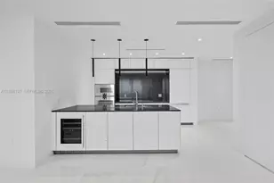 300 Biscayne Blvd Way, Miami, FL 33131 - Photo 4