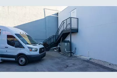 7021 SW 13th Ter, Miami, FL 33144 - Photo 16