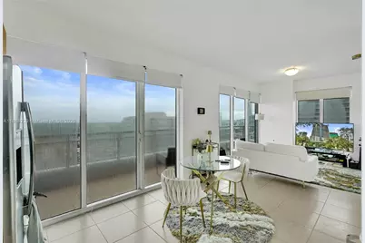 60 SW 13th St #1721, Miami, FL 33130 - Photo 2