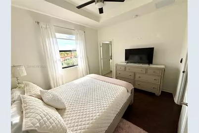 400 NE 208th Ter #400, Miami, FL 33179 - Photo 26
