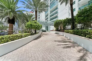 1331 Brickell Bay Dr, Miami, FL 33131 - Photo 14