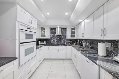 520 Brickell Key Dr #A710, Miami, FL 33131 - Photo 16