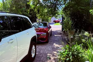 10901 NE 3rd Ave, Miami, FL 33161 - Photo 26