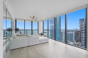 460 NE 28th St, Miami, FL 33137 - Photo 10