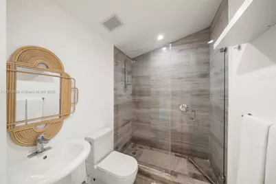 90 S Prospect Dr, Coral Gables, FL 33133 - Photo 28