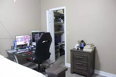 2330 Plum Ct, Pembroke Pines, FL 33026 - Photo 8