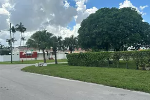 265 W 55th St, Hialeah, FL 33012 - Photo 4