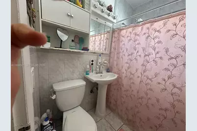 265 W 55th St, Hialeah, FL 33012 - Photo 32