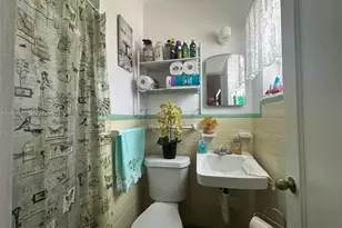 265 W 55th St, Hialeah, FL 33012 - Photo 36