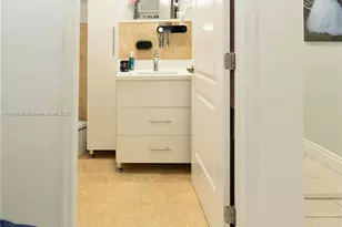 298 E 3rd St, Hialeah, FL 33010 - Photo 34