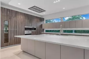 9101 SW 69th Ct, Pinecrest, FL 33156 - Photo 16