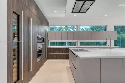 9101 SW 69th Ct, Pinecrest, FL 33156 - Photo 14