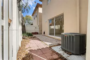 16111 NE Emerald Cove Rd, Weston, FL 33331 - Photo 28