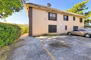 2335 NE 172nd St, North Miami Beach, FL 33160 - Photo 28
