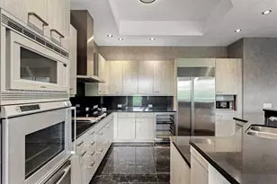 6000 Island Blvd, Aventura, FL 33160 - Photo 12