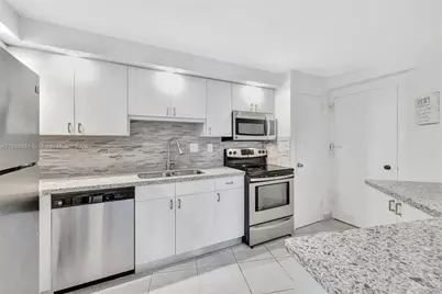 3000 Holiday Dr #306, Fort Lauderdale, FL 33316 - Photo 12