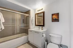 92 SW 3rd St, Miami, FL 33130 - Photo 16