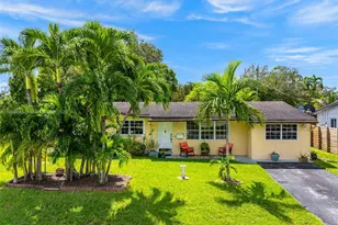 9710 SW 74th St, Miami, FL 33173 - Photo 2