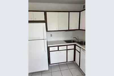 111 Golden Isles Dr #D10, Hallandale Beach, FL 33009 - Photo 12