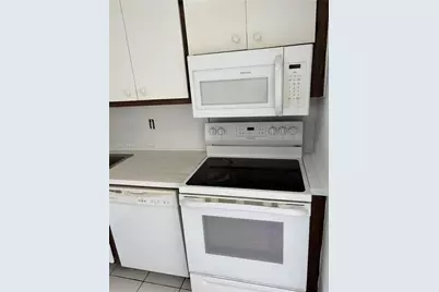 111 Golden Isles Dr #D10, Hallandale Beach, FL 33009 - Photo 18