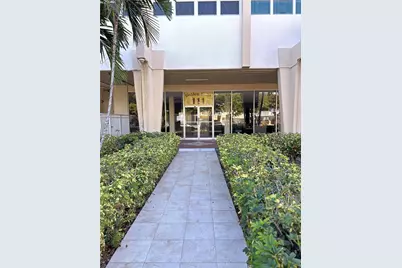 111 Golden Isles Dr #D10, Hallandale Beach, FL 33009 - Photo 14