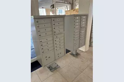 111 Golden Isles Dr #D10, Hallandale Beach, FL 33009 - Photo 26