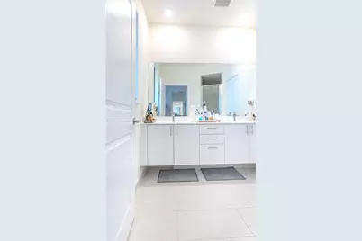 4260 NW 82nd Ave, Doral, FL 33166 - Photo 28