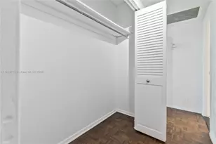 300 Bayview Dr, Sunny Isles Beach, FL 33160 - Photo 20
