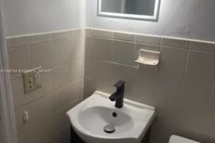 1027 Euclid Ave, Miami Beach, FL 33139 - Photo 10