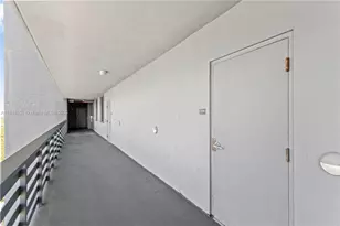 16385 Biscayne Blvd, North Miami Beach, FL 33160 - Photo 44