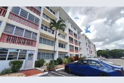 215 SE 3rd Ave #202D, Hallandale Beach, FL 33009 - Photo 6